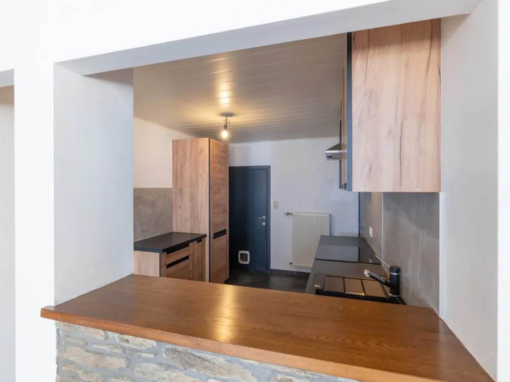 Cuisine - Maison Rénovée avec Terrasse au Centre de Corbion