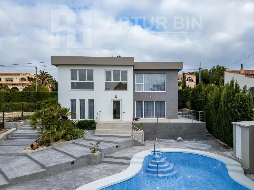 Piscine - Modern Villa with Pool in Calpe