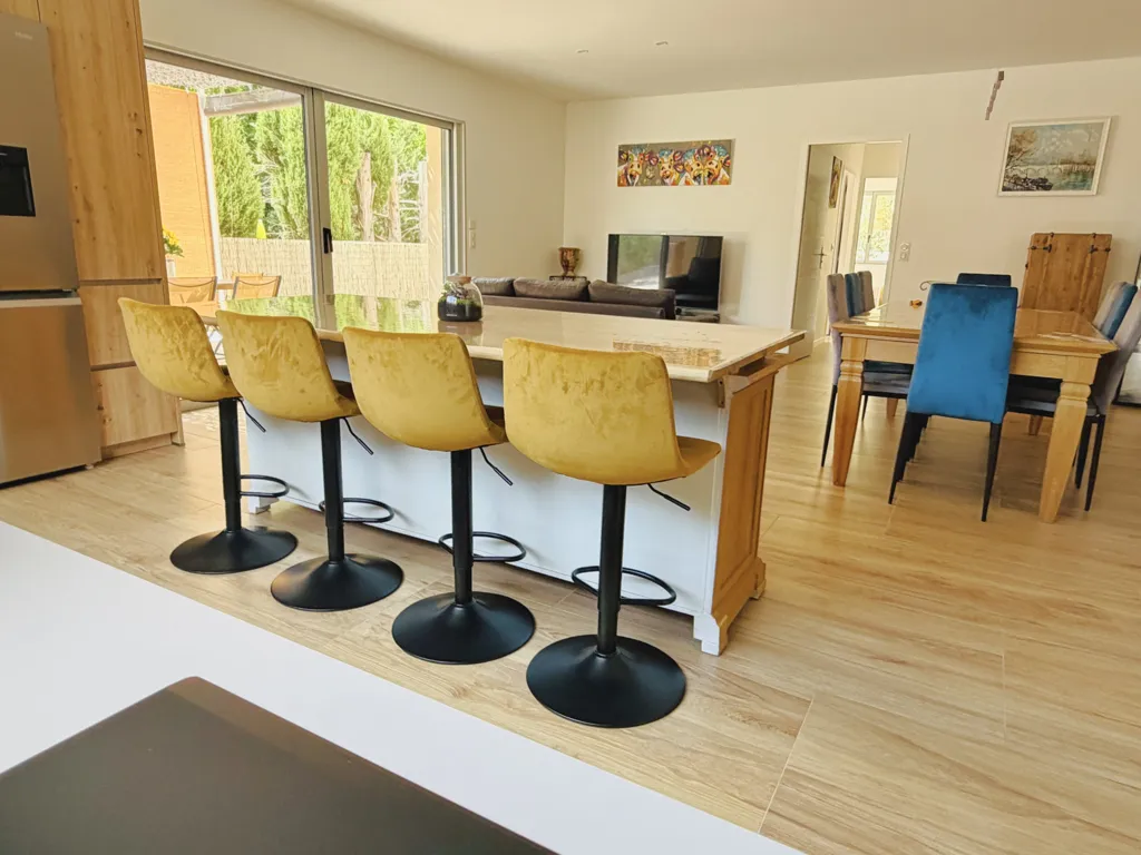 Köök - Contemporary Villa with Pool in Teyran
