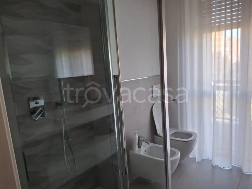 Salles de bain - Rustic-Style Apartment with Mountain View in Orbassano