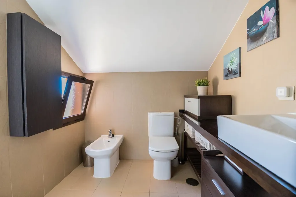 Salles de bain - Corner Chalet with Sea View in Benalmádena