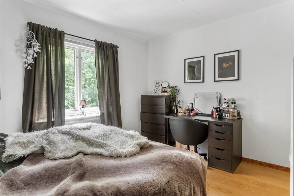 Bedrooms - 1-Storey Villa with Garden in Alberga