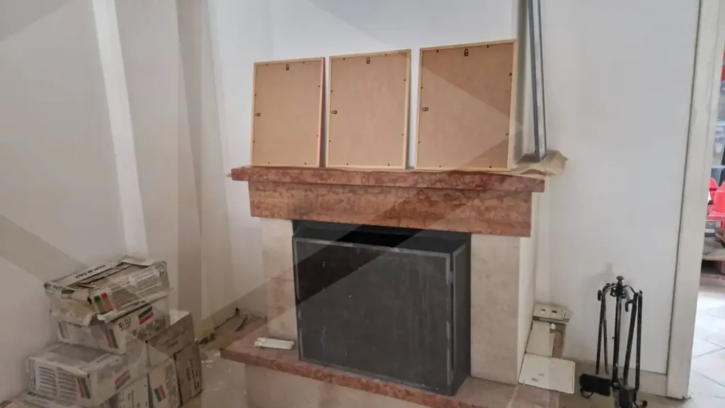Séjour - Semi-Basement Villa with Fireplace in Ciampino