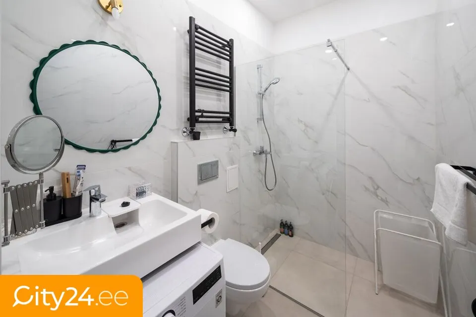Salles de bain - Renovated Flat with Stone Facade in Riga Centre