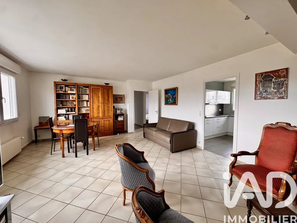 Soggiorno - 3-Bed Flat with Private Parking in Musicians' Quarter
