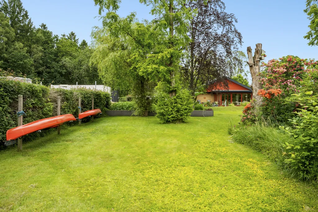 Aed - Villa with River Access in Lysbro