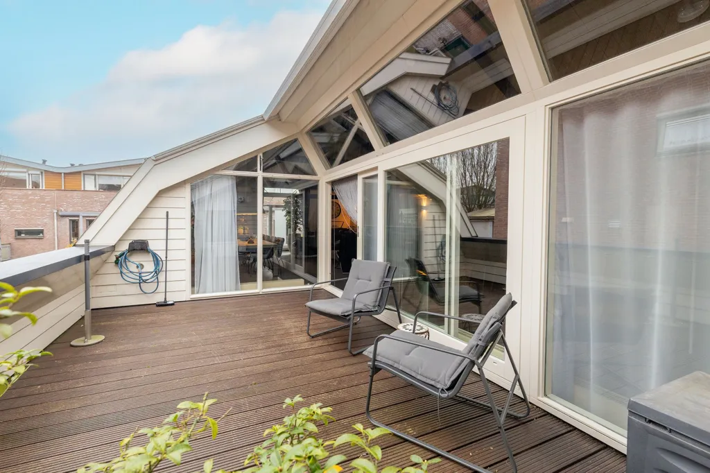 Terrass - Stylish Loft with Garage in Haastrecht Centre