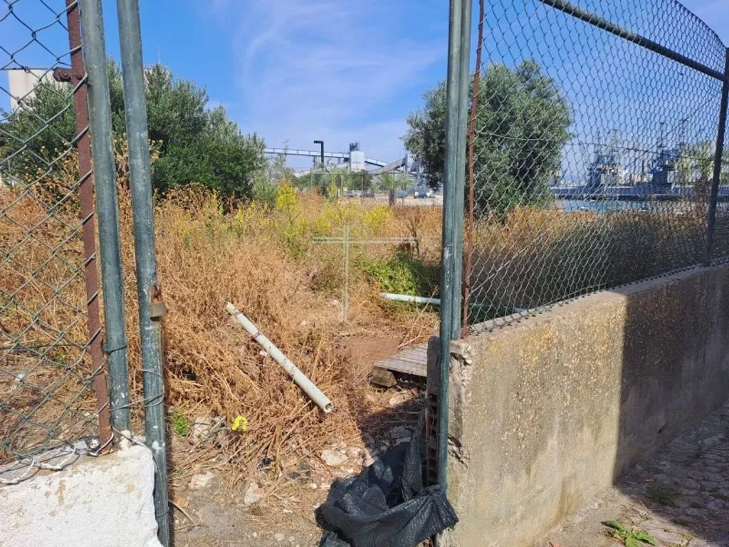 Aed - Development Land with River View in Trafaria