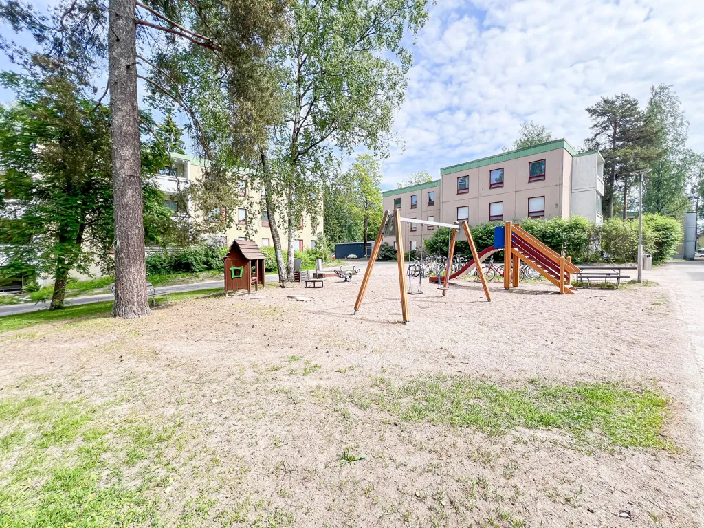 Aed - Bright Apartment with Garden in Oulunkylä, Helsinki