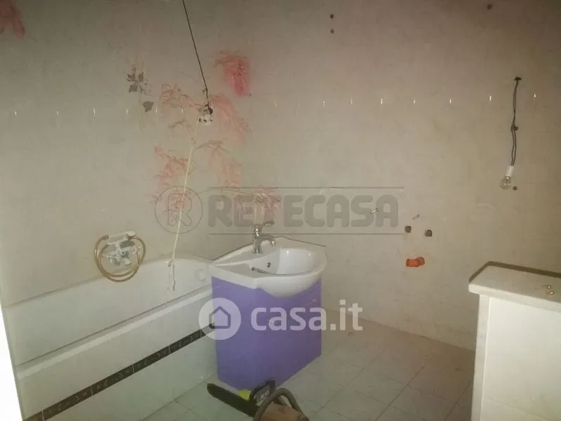 Salles de bain - Bifamiliar Villa with Balcony in Caltanissetta