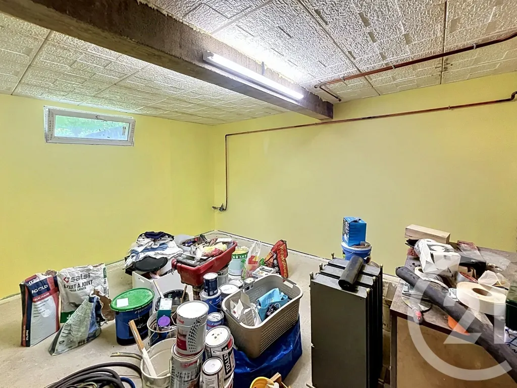 Garage - Maison Charmante avec Jardin à Riom