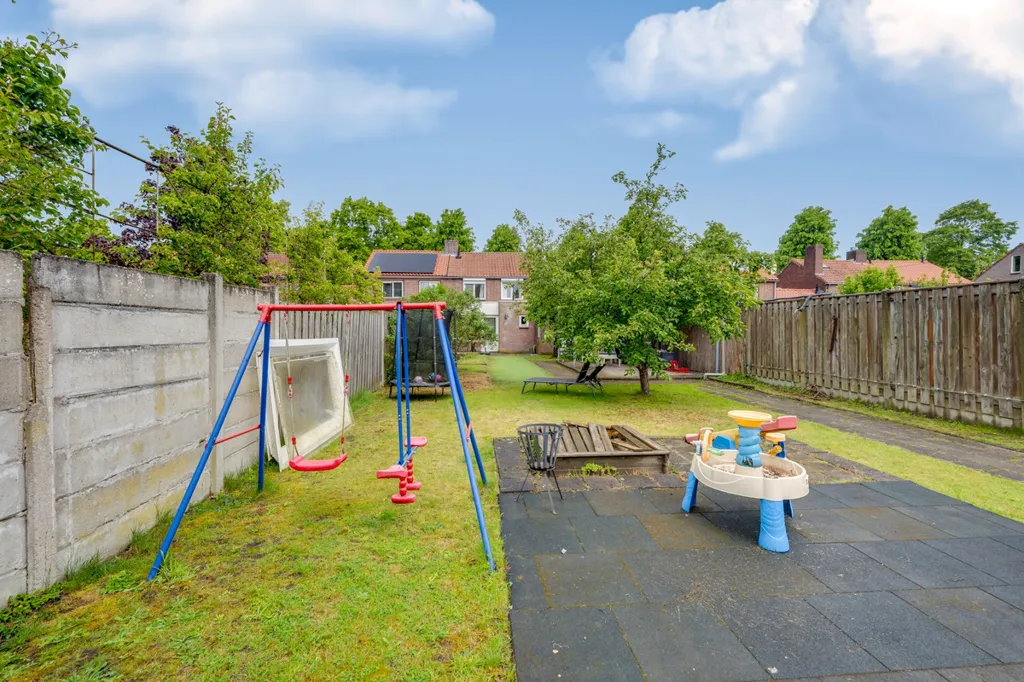 Jardin - Two-Storey House with Garden in Rijen