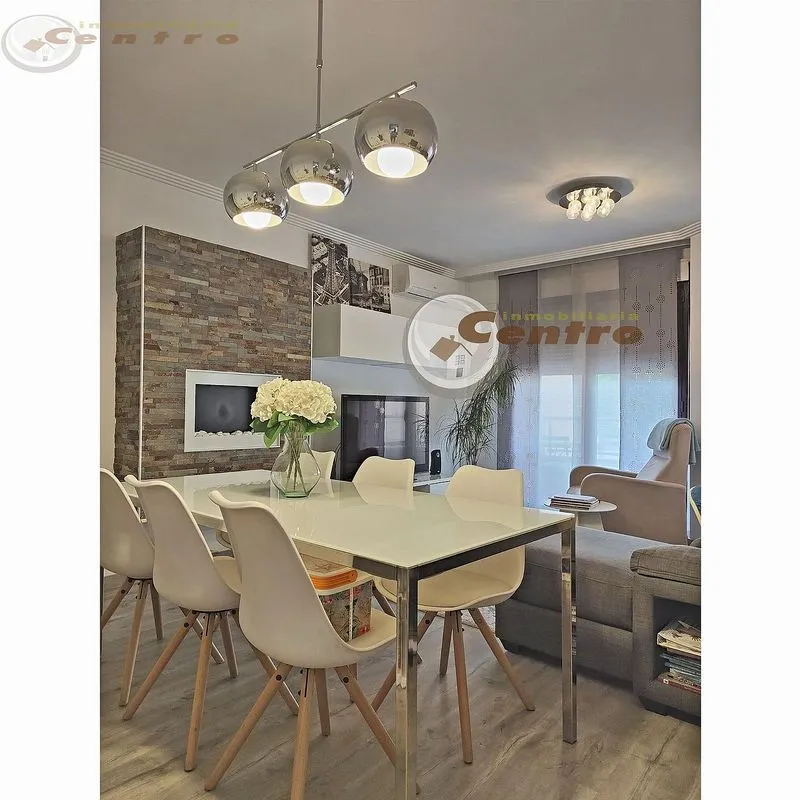 Söögituba - Apartment with Balcony in El Pilar