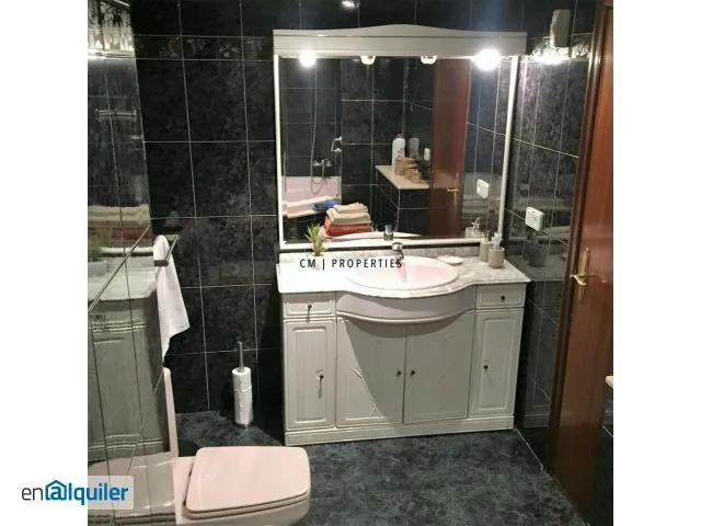 Bathrooms - Furnished Flat with Ascender in Algirós