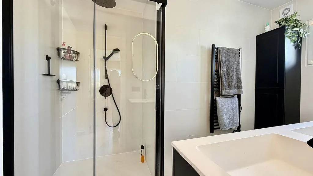 Salles de bain - Seafront Apartment with Pool in L'Albir