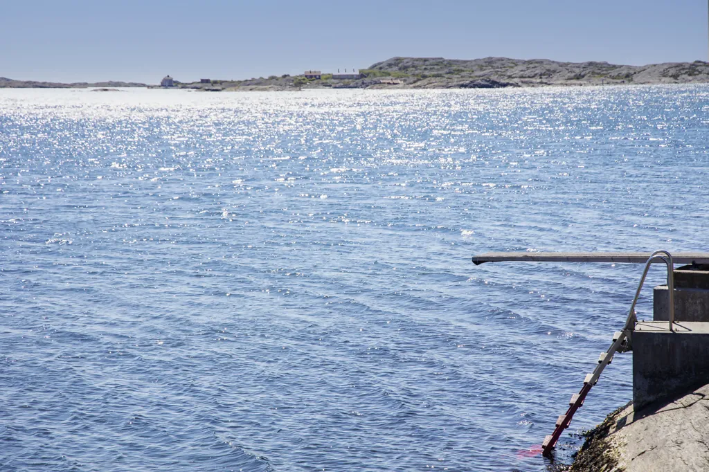 Aed - Maritime Villa with Pool and Sea View in Marstrand