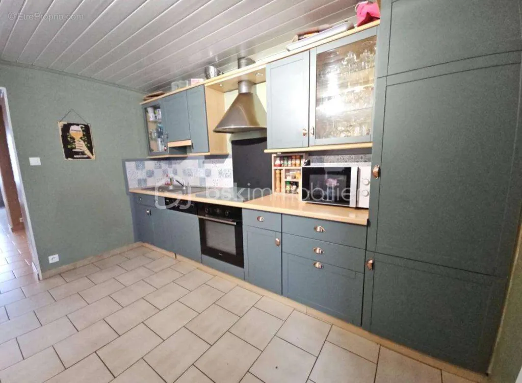 Cuisine - Maison avec Jardin et Double Garage à Brebières