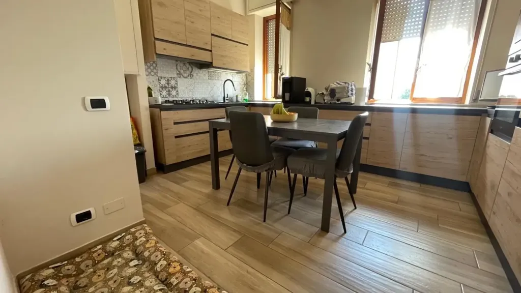 Cuisine - Modernised Apartment with Balcony in Piacenza