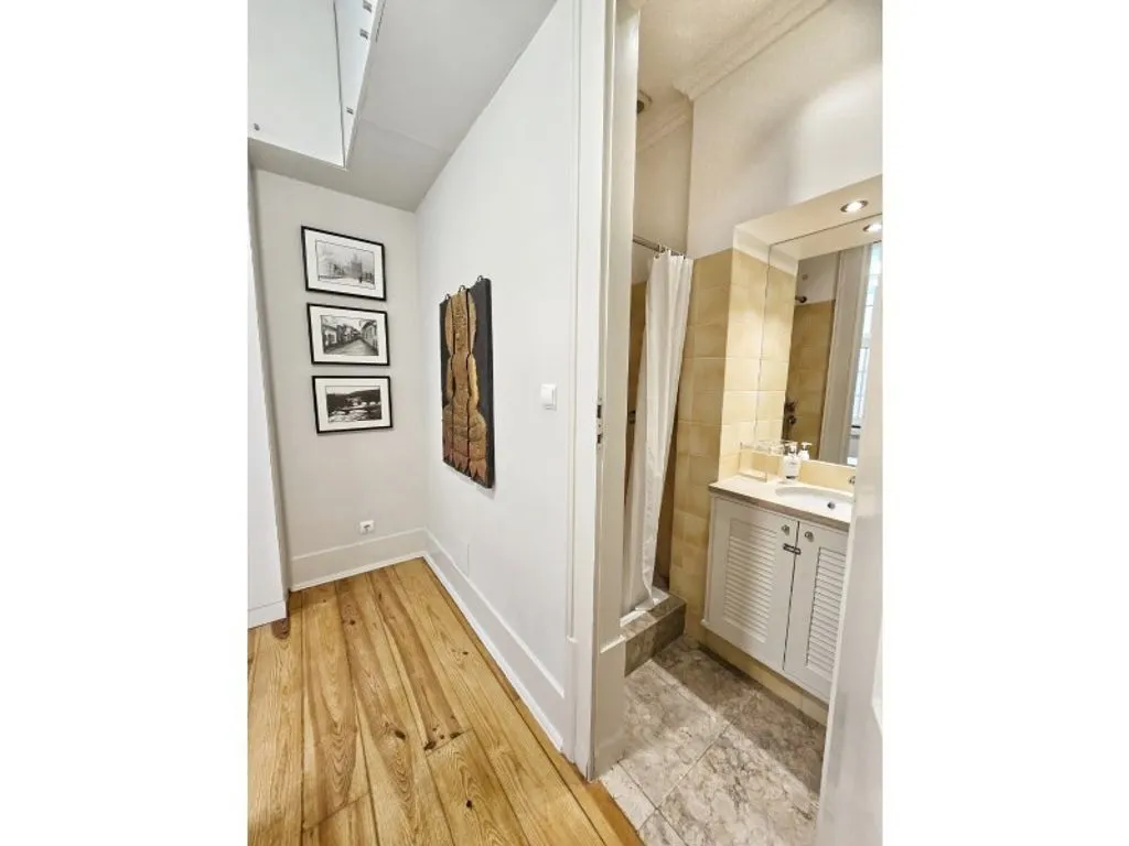 Salles de bain - Renovated Flat in Chiado, Lisbon