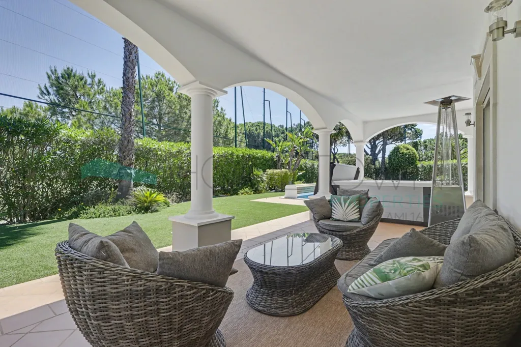 Terrazza - 5-Bed Villa with Pool in Vila Sol, Loulé