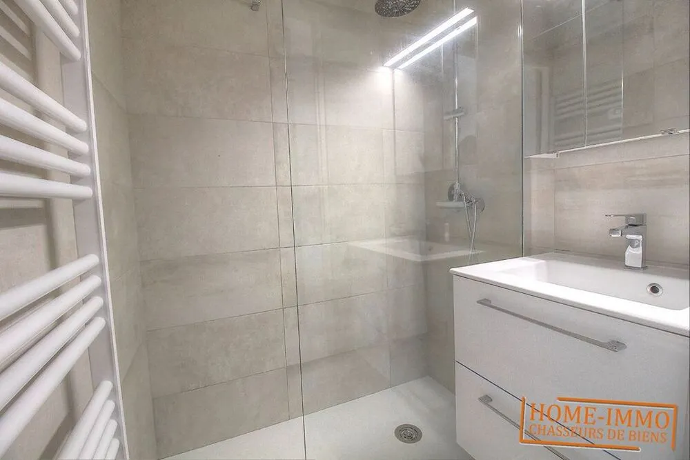 Vannitoad - Student-Friendly Studio with Balcony in Antibes