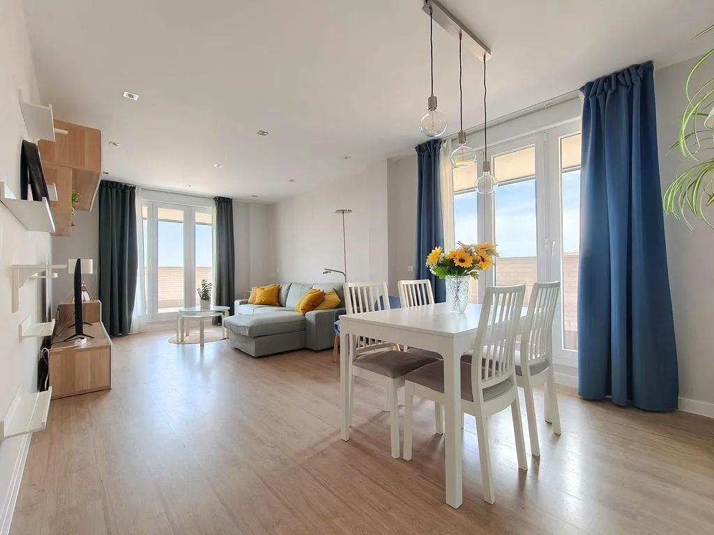 Salle à manger - Modern Apartment with Pool in Parquesol