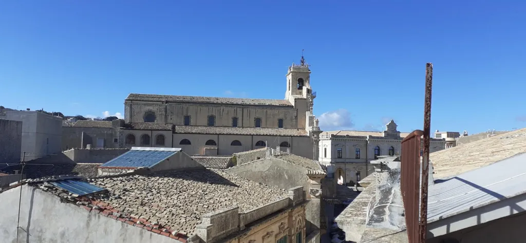 Exterior - Apartment with Panoramic Terrace in Palazzolo Acreide