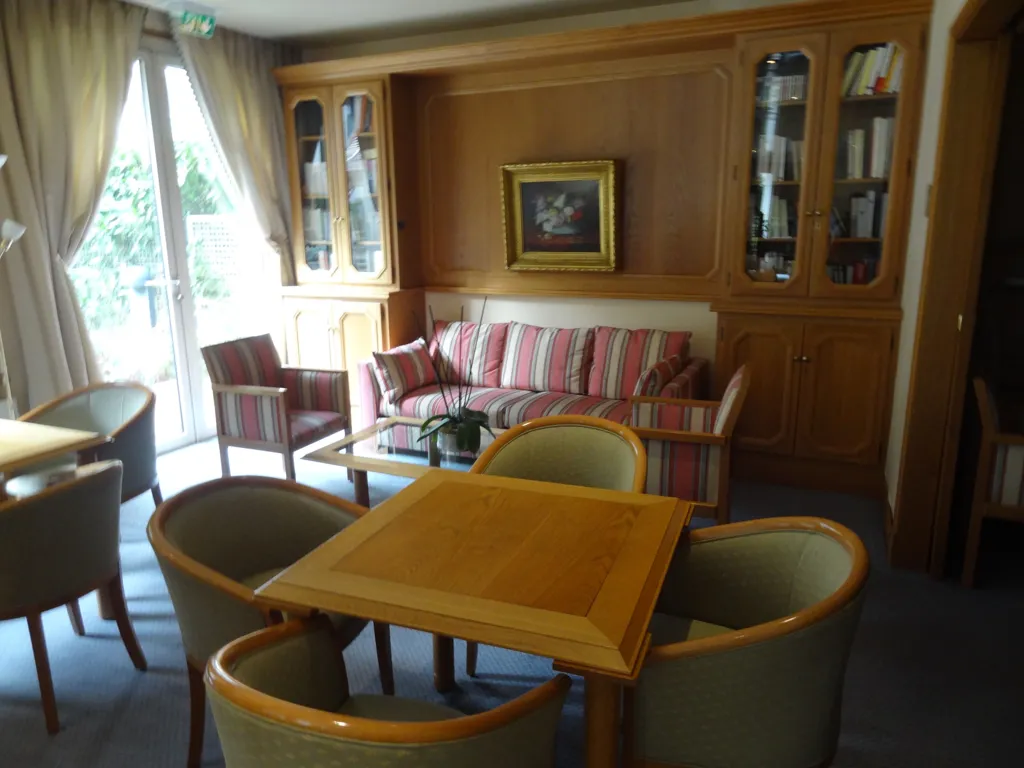 Söögituba - 3-Bed Apartment with Balcony in Boulogne-Billancourt