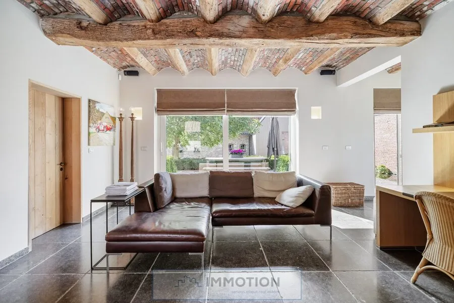 Séjour - Ferme Rénovée sur Domaine de 7.200 m²