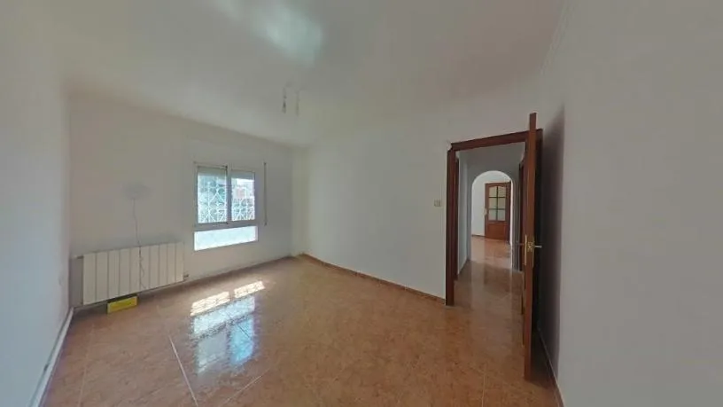 Pièces - Family-orientated Flat with Balcony in Mataró