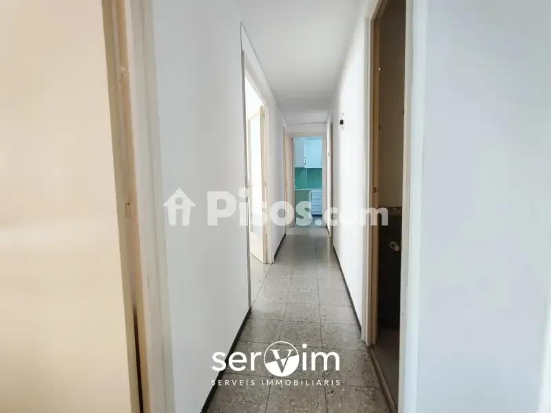 Esik - Apartment with Balcony in Girona Centre