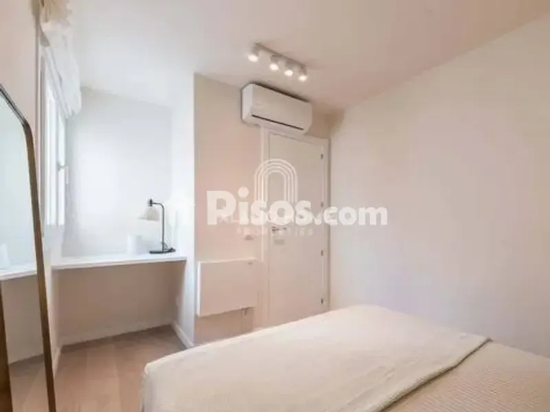 Bedrooms - Modern Flat with Balcony in Guindalera