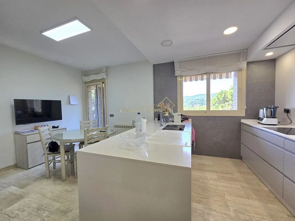 Köök - Luxury House with Pool in Cabrils, Catalonia