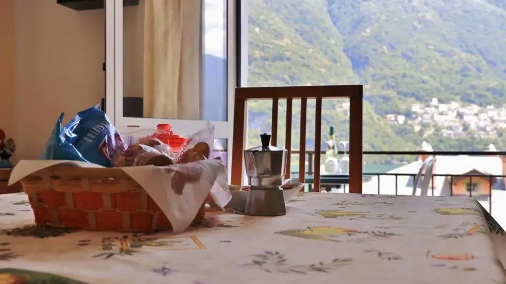 Söögituba - Villa with Lake View in Laglio