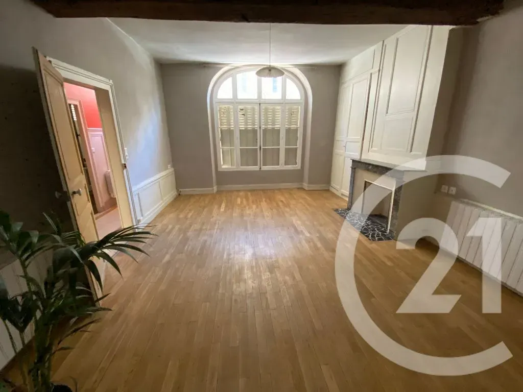 Soggiorno - 3-Bed Apartment with Courtyard in Châteaudun