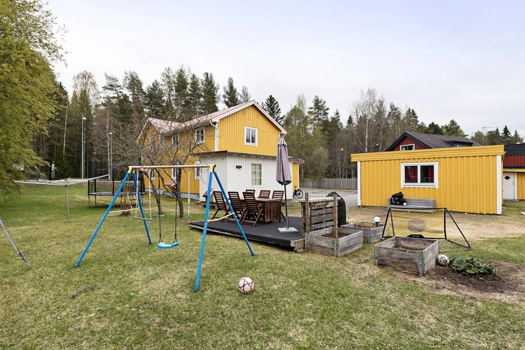 Aed - Villa with Multiple Units in Östra Kyrkogatan
