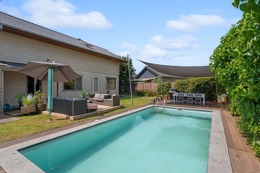 Bassein - Villa with Pool in Zelzate