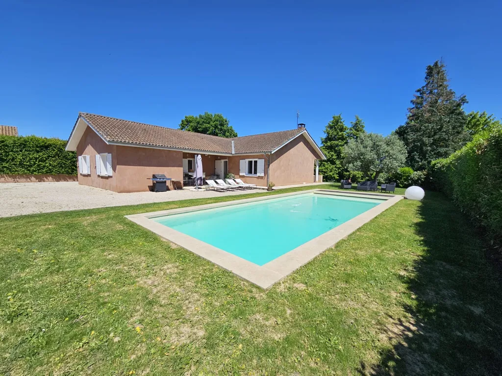 Pool - Renovated House with Pool near Pont de Veyle