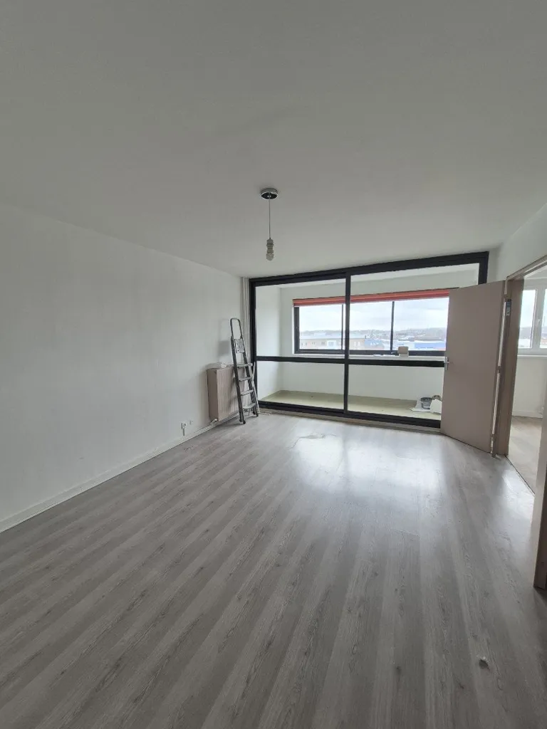 Séjour - Appartement Rénové en Centre-Ville à Tourcoing