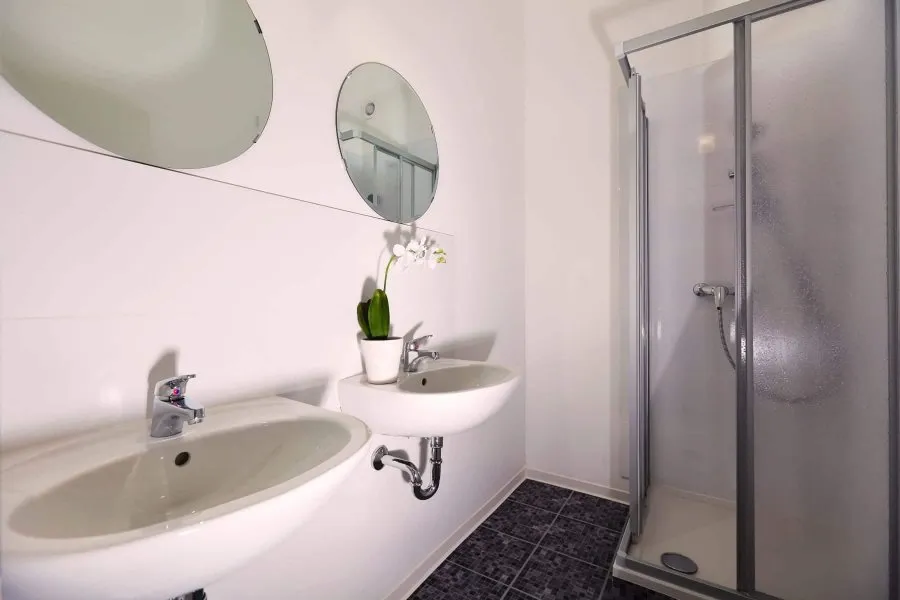 Salles de bain - Studio Meublé à Luxembourg-Gasperich