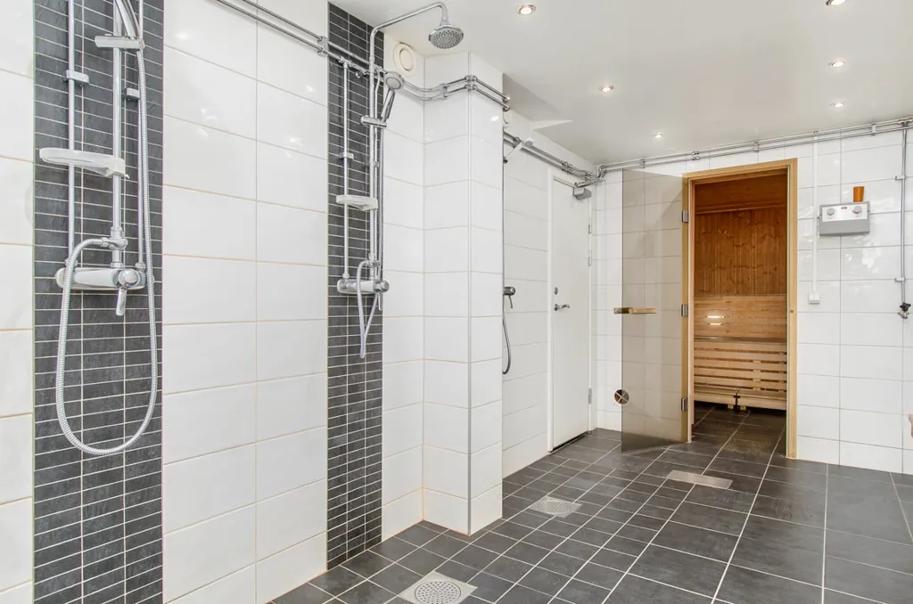 Bagni - Ground Floor Apartment with Balcony in Knalleland