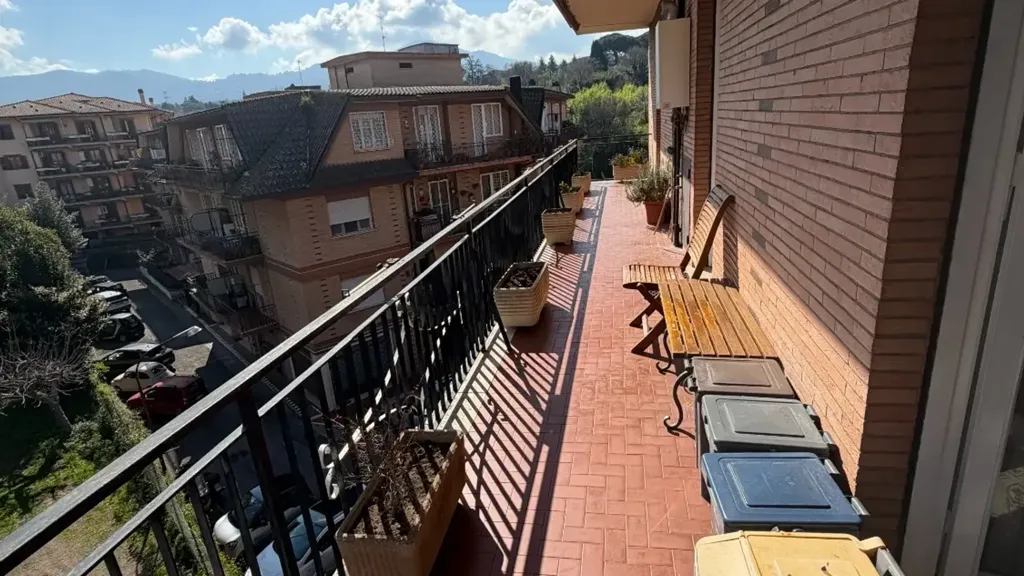 Balcone - Panoramic Trilocale with Balcony in Grottaferrata
