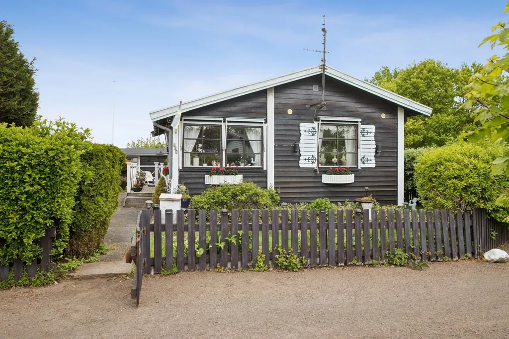 Välivaade - Cottage with Garden on West Coast