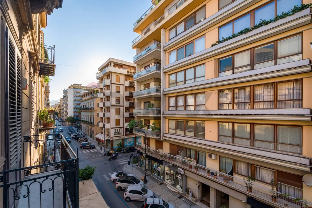 Rõdu - Rustic Apartment with Balconies in Palermo