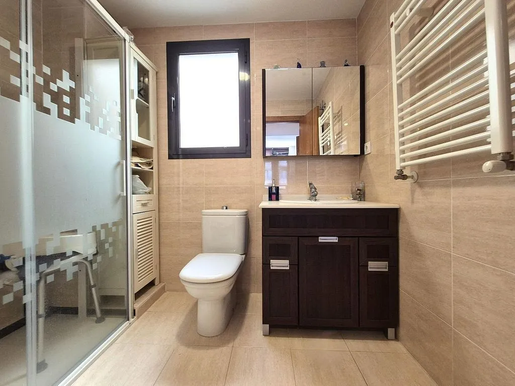 Salles de bain - Apartment with Balcony in Tavernes de la Valldigna