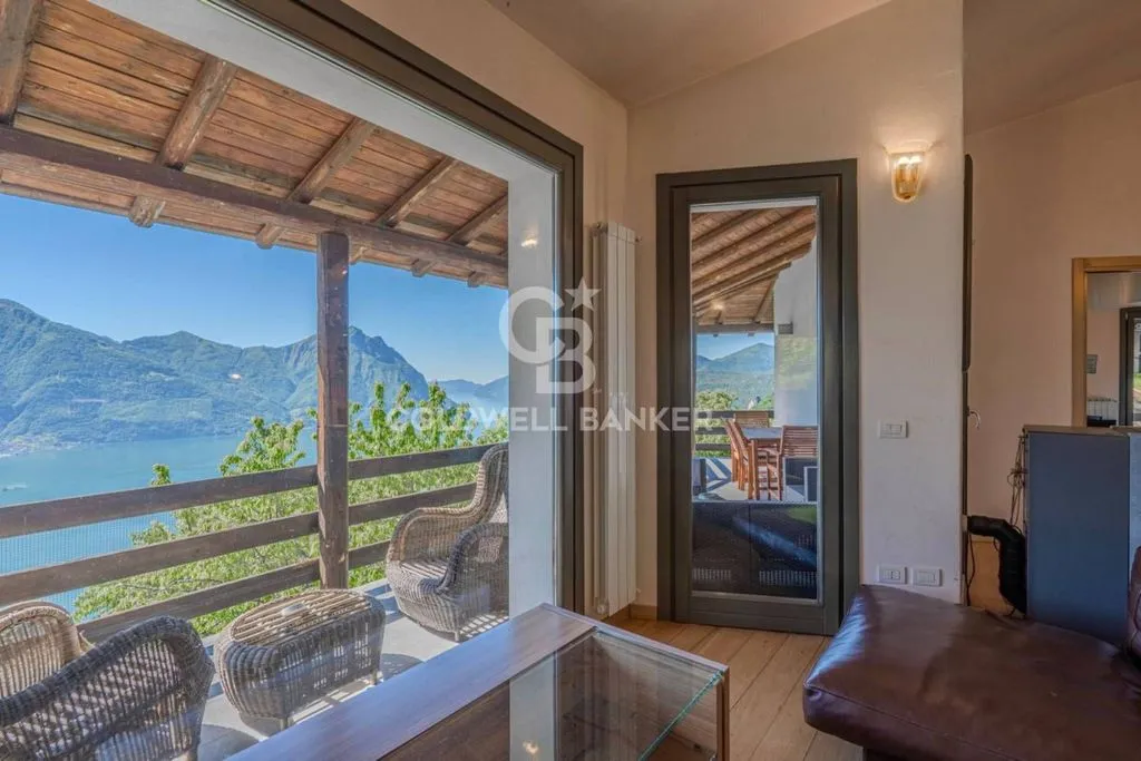 Séjour - Panoramic Villa with Private Park in Costa Volpino