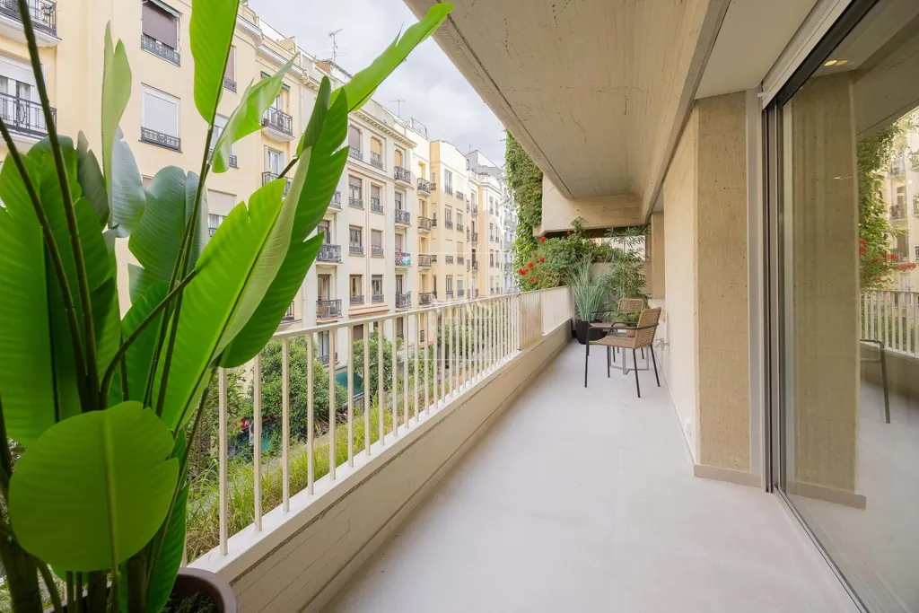 Balcon - Renovated Apartment with Terraces in Madrid