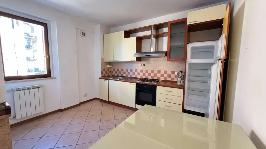 Cuisine - Bright Apartment with Terrace in Spoleto