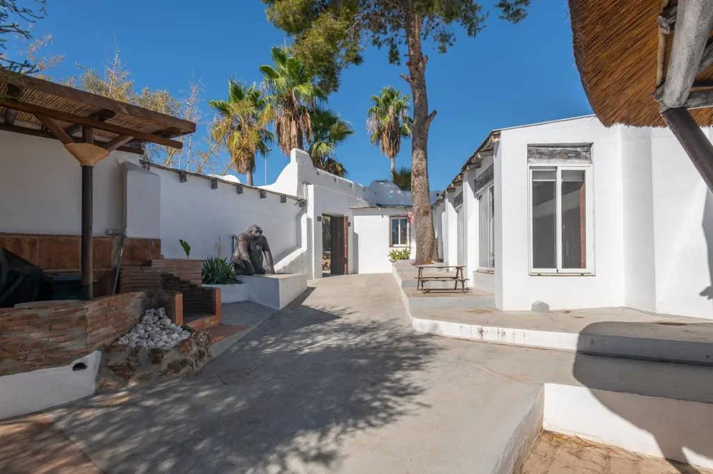 Aed - 7-Bedroom Villa with Mountain View in Mijas