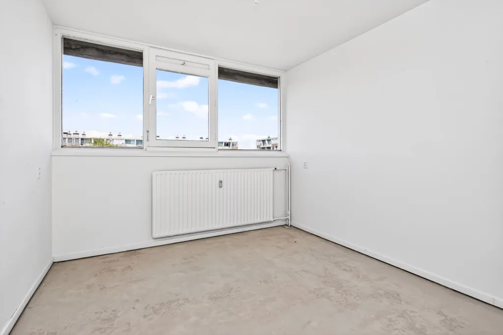 Pièces - 4-Bedroom Apartment with Balcony in Overvecht